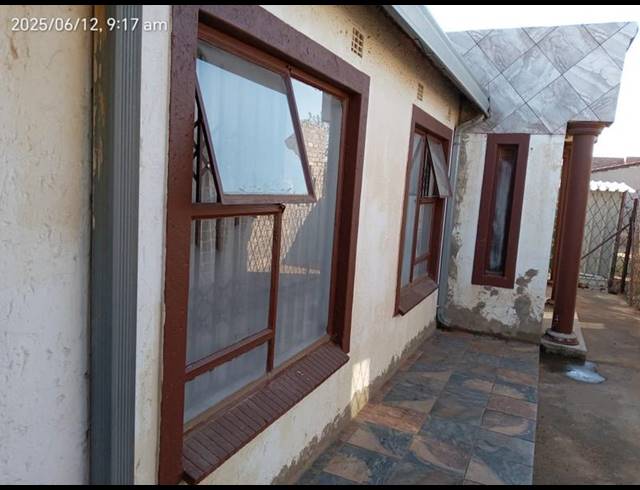 3 BEDROOM HOUSE FOR SALE IN CLOVERDENE